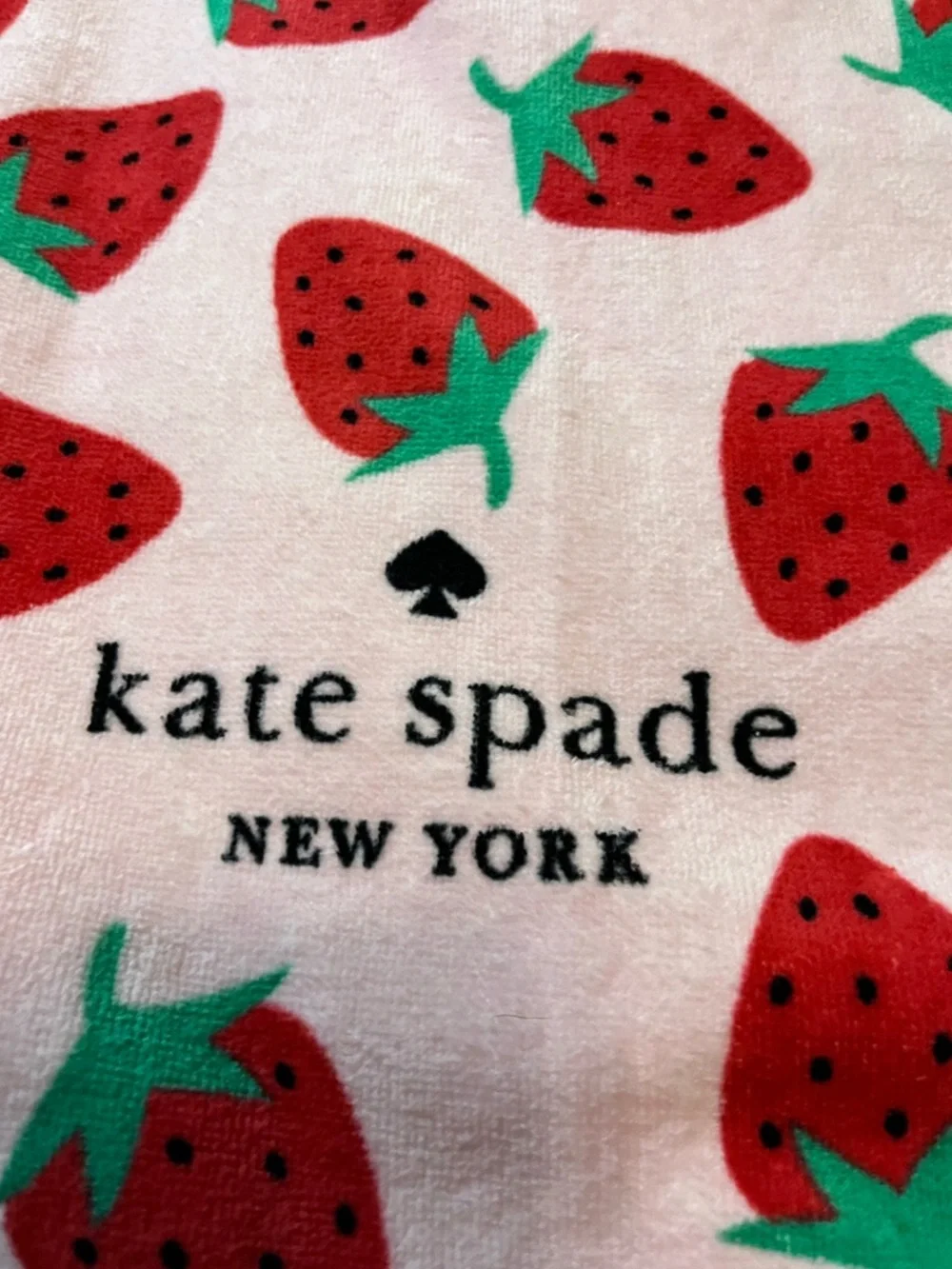 🆕 Kate Spade Oversized Strawberry Beach Towel